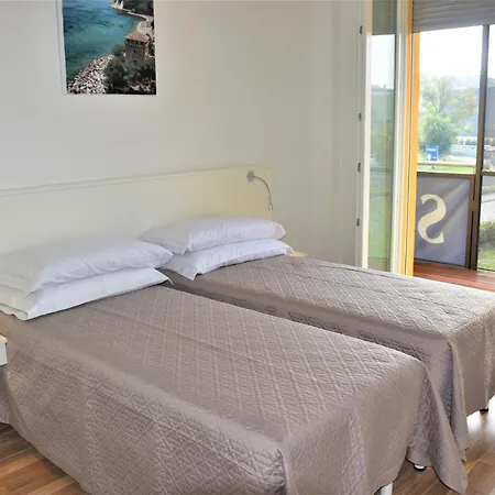 Aspio Aparthotel 3*
